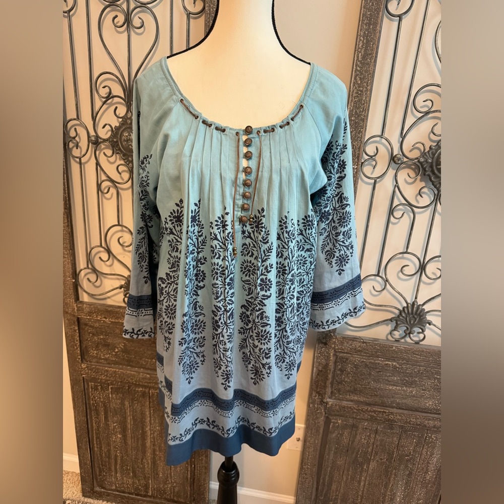 Chic Blue Patterned Blouse